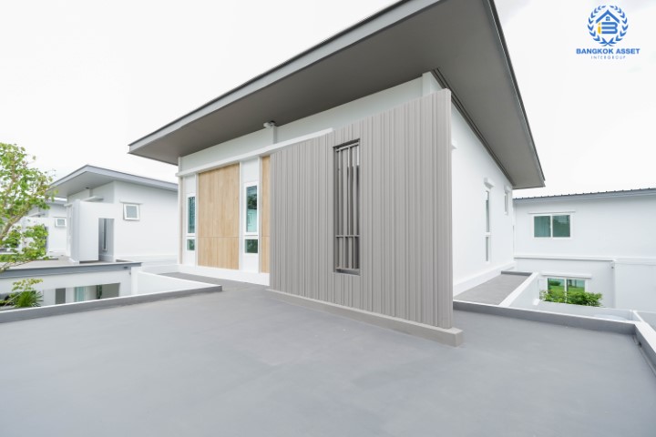 บ้านเดี่ยวมือสอง นนทบุรี ม.พฤกษ์ลดา ราชพฤกษ์-345 เนื้อที่กว้างขวางมากถึง 53.40 ตร.ว. ฟังก์ชัน 3 ห้องนอน 3 ห้องน้ำ ที่จอดรถ 2 คัน บ้านสภาพใหม่เอี่ยม พร้อมเข้าอยู่ ตั้งบนทำเลเดินทางสะดวก ใกล้รถไฟฟ้าสายสีม่วง "สถานีคลองบางไผ่" และจุดขึ้นทางด่วน "ศรีรัช(แจ้งวัฒนะ)"